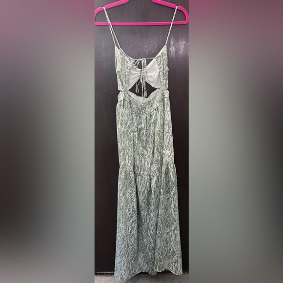 Lush Green and White Patterned Women's Dress - Picture 2 of 6